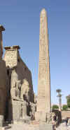 louxor obelisque.jpg (123322 octets)