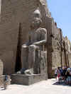 statues de Rams�s II.jpg (51254 octets)
