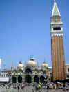La_basilique_Saint-Marc_et_le_campanile.jpg (59528 octets)