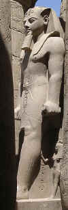 Rams�s II et N�fertari.jpg (41490 octets)