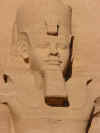 simbel21Ramses II.jpg (152295 octets)